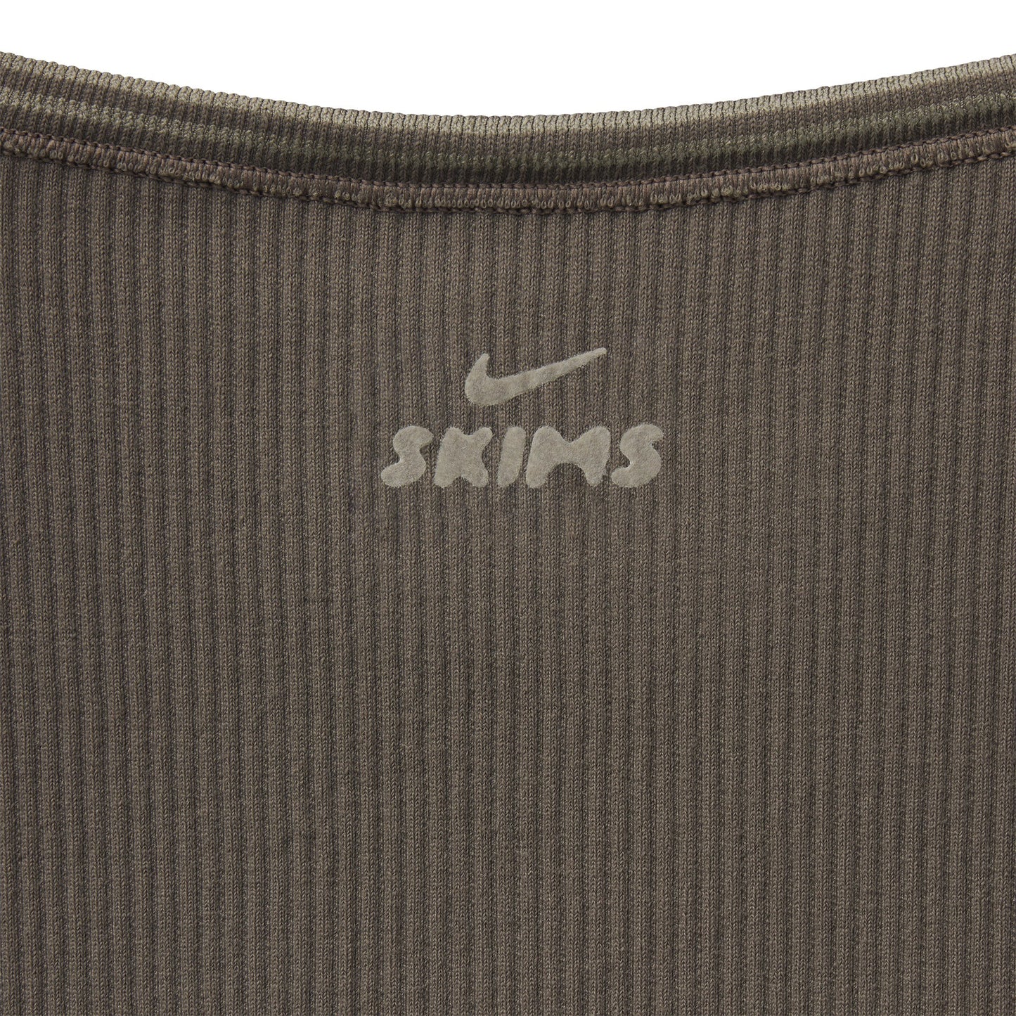 NikeSKIMS RIBBED SEAMLESS BABY TEE | DUSTY OAKMOSS