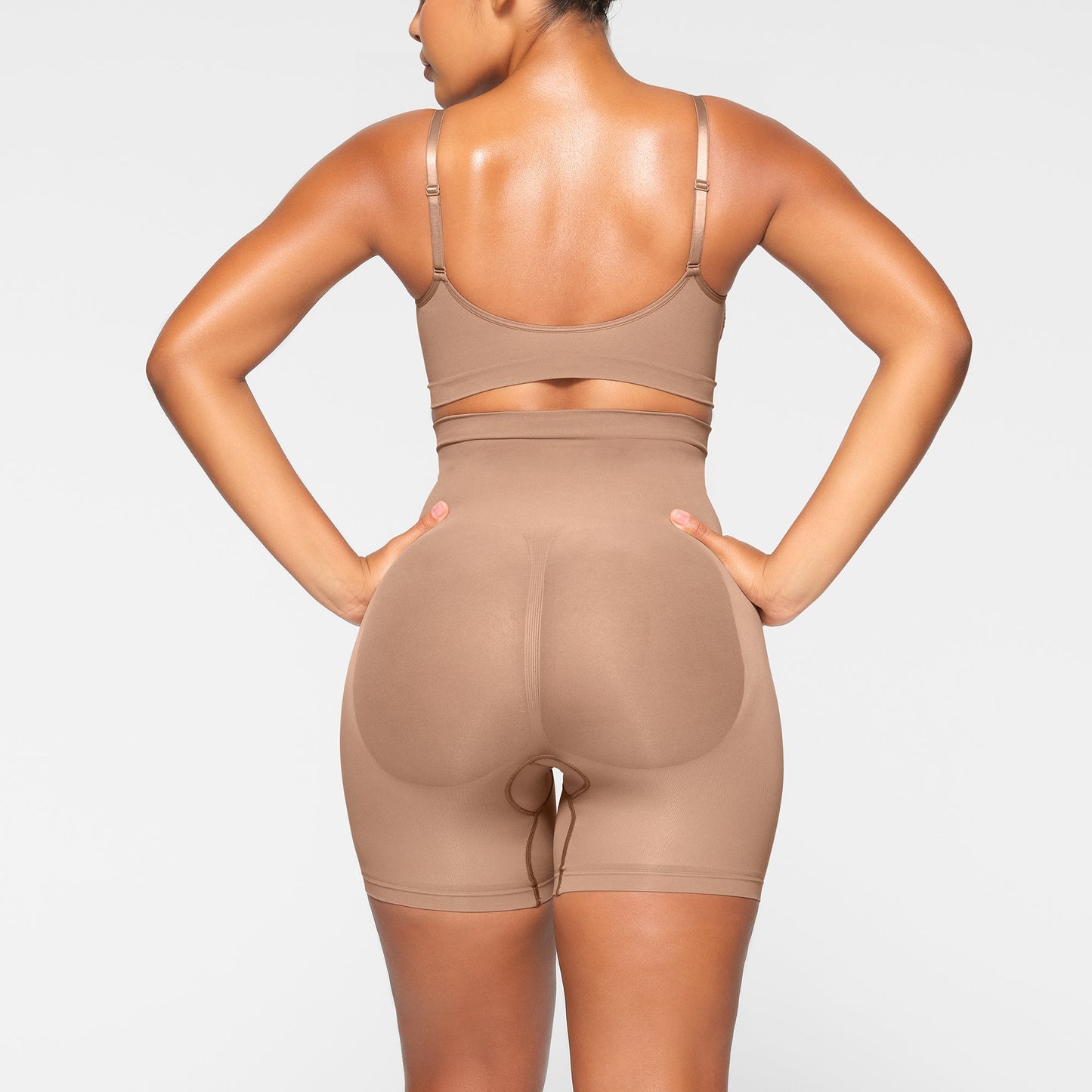 SEAMLESS SCULPT MID THIGH SHORT | SIENNA