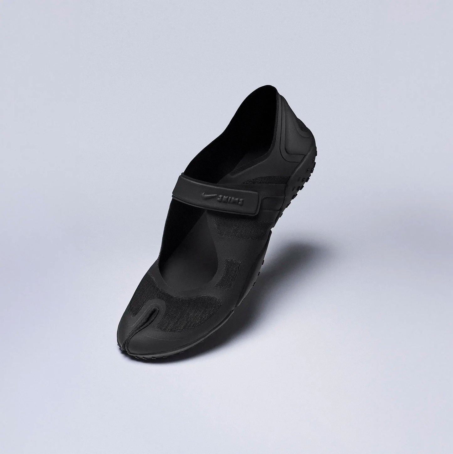 NikeSKIMS FOOTWEAR RIFT MESH | BLACK