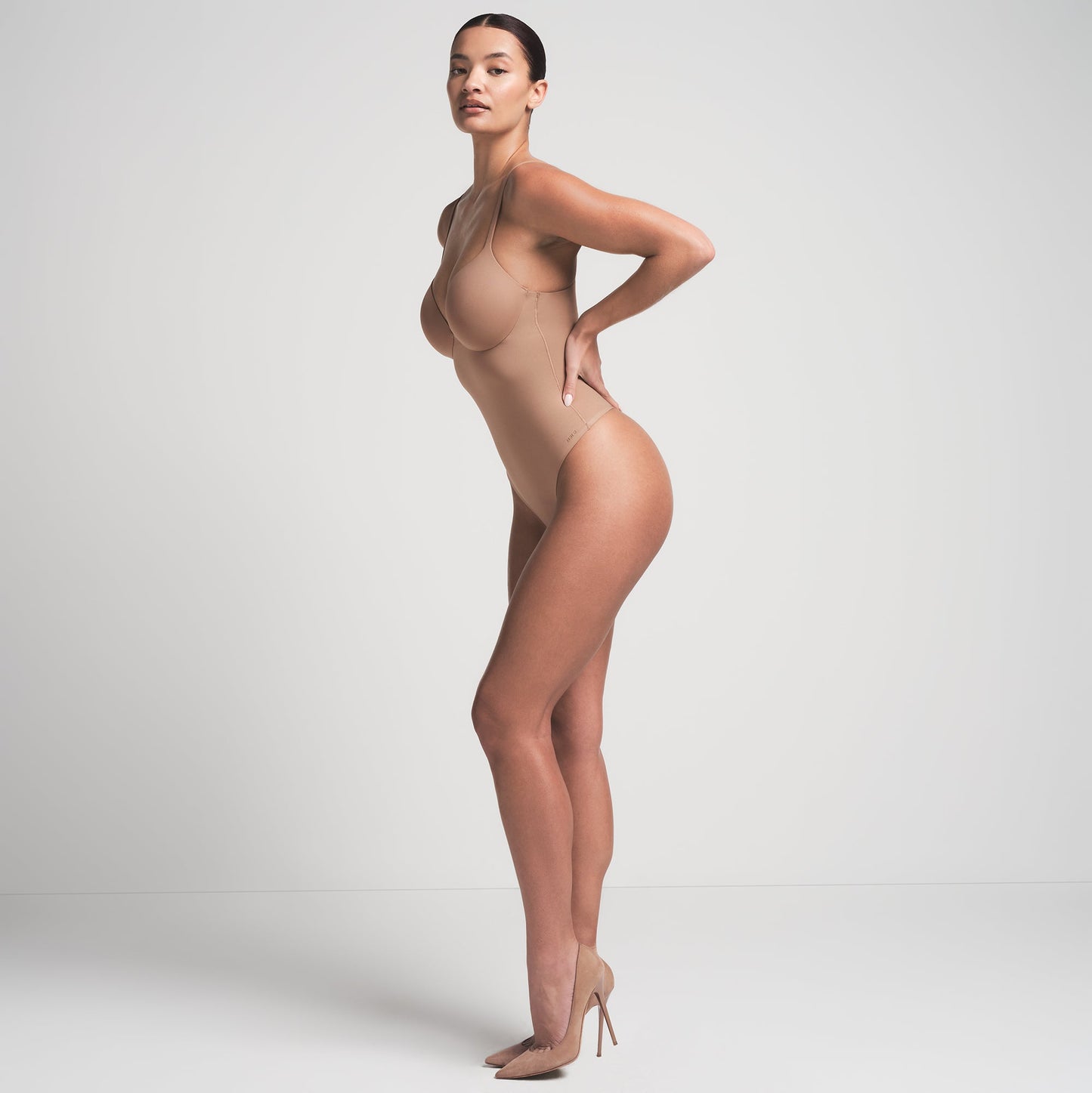 SKIMS ULTIMATE BODY PUSH-UP THONG BODYSUIT | SIENNA