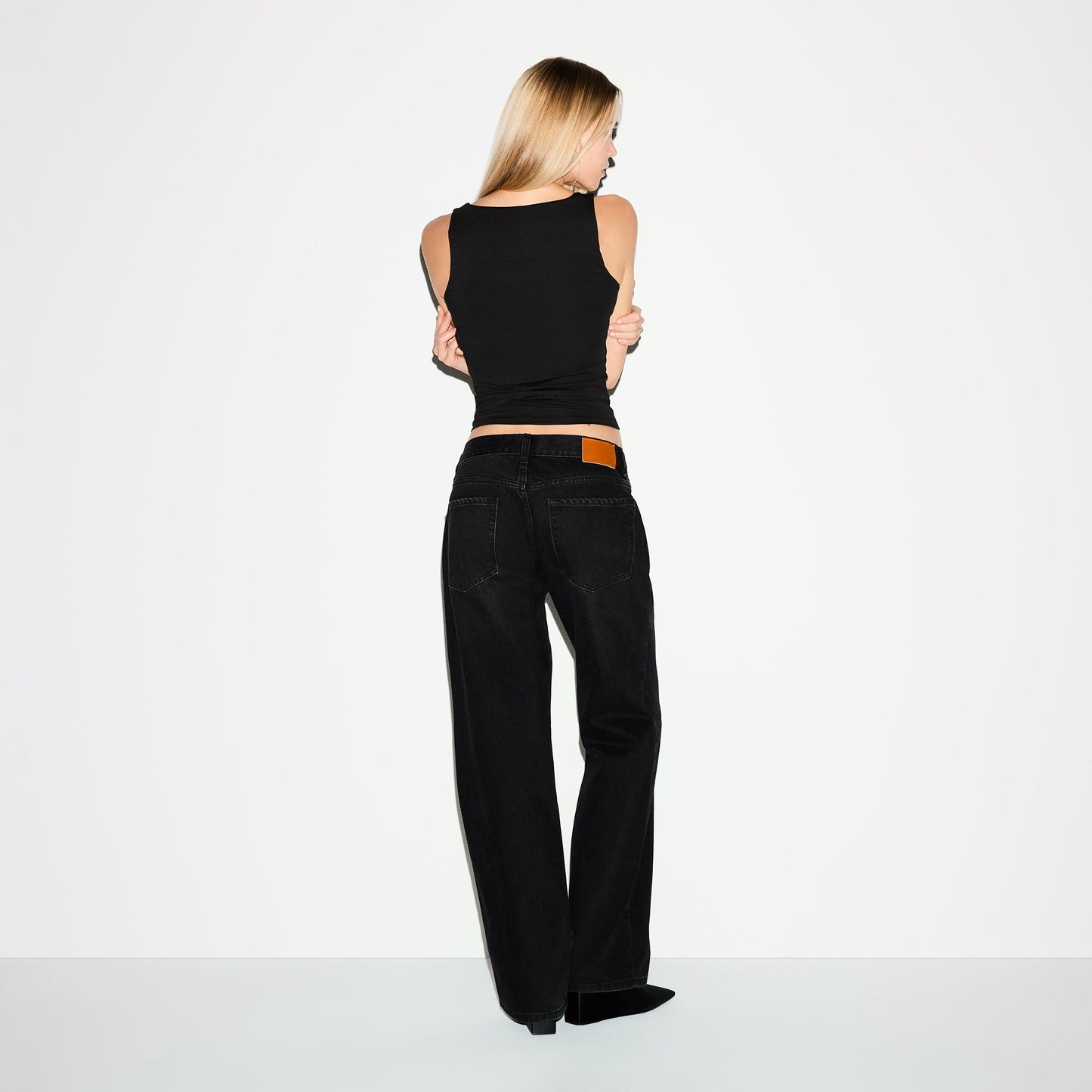 SMOOTH LAYERS SQUARE NECK TANK | OBSIDIAN