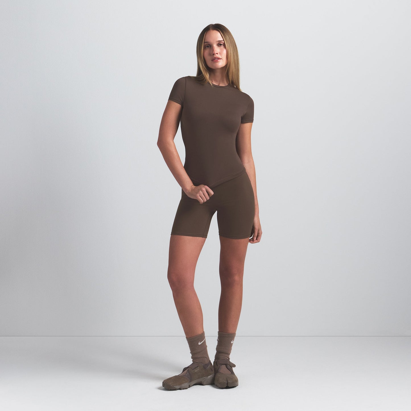 NikeSKIMS MATTE PADDED BABY TEE | DARK SEPIA