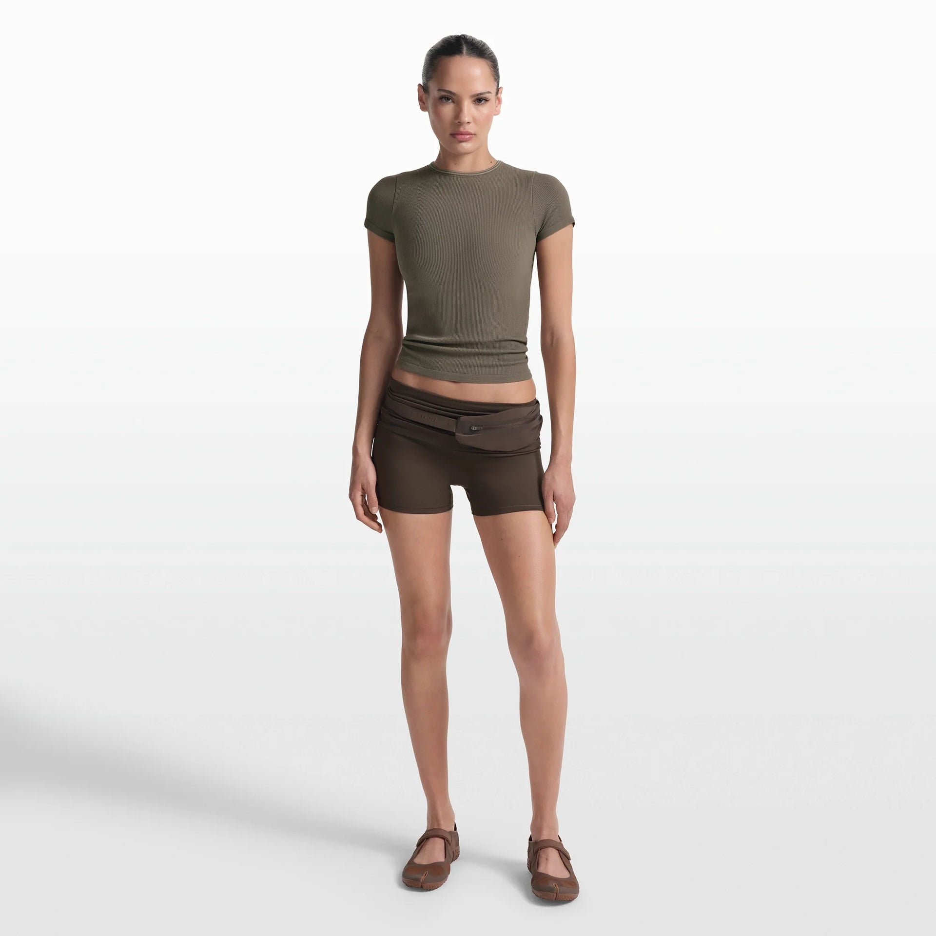 NikeSKIMS RIBBED SEAMLESS BABY TEE | DUSTY OAKMOSS