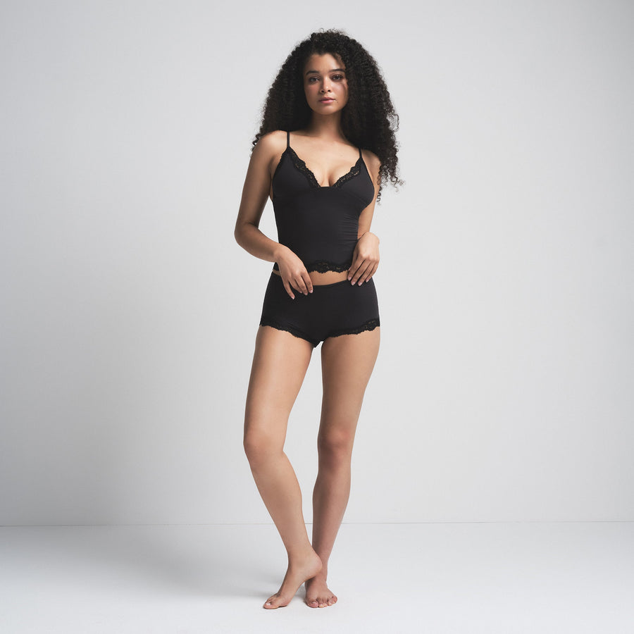 FITS EVERYBODY LACE TRIANGLE CAMI AND BOY SHORT SET | ONYX