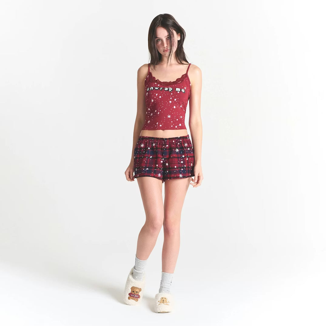 CACTUS PLANT FLEA MARKET X SKIMS SKIMS SLEEP LACE TANK AND FLANNEL SHORT SET | MERLOT UNWRAP ME SNOW PRINT