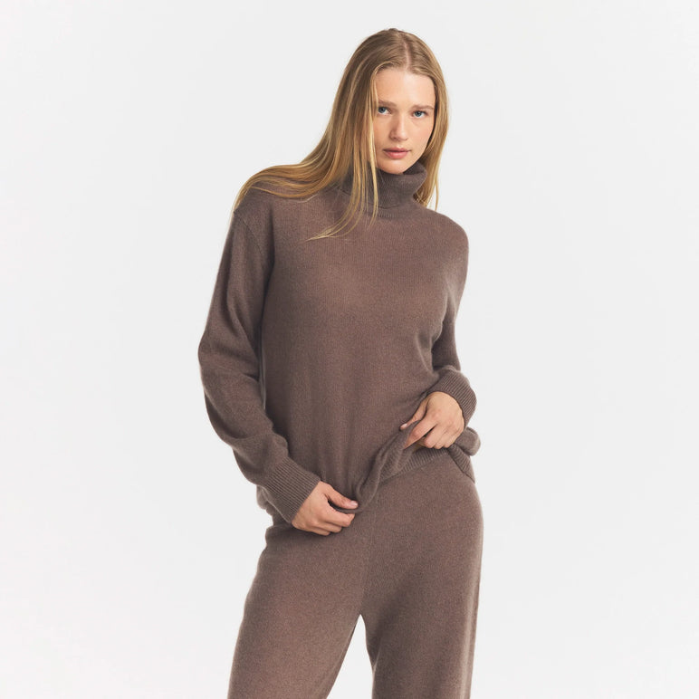 AIRY CASHMERE TURTLENECK | AMETHYST