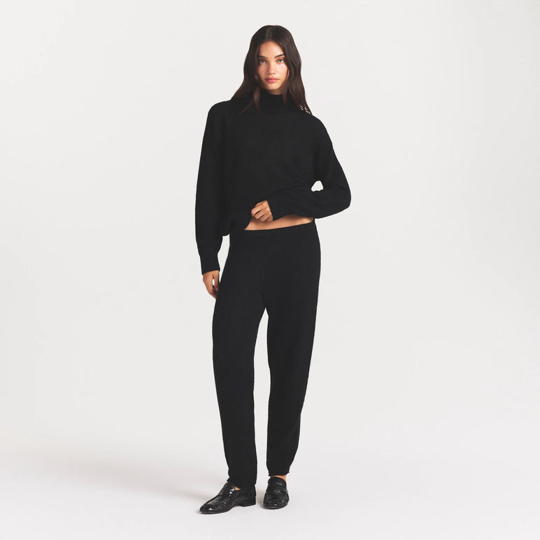 AIRY CASHMERE TURTLENECK | ONYX