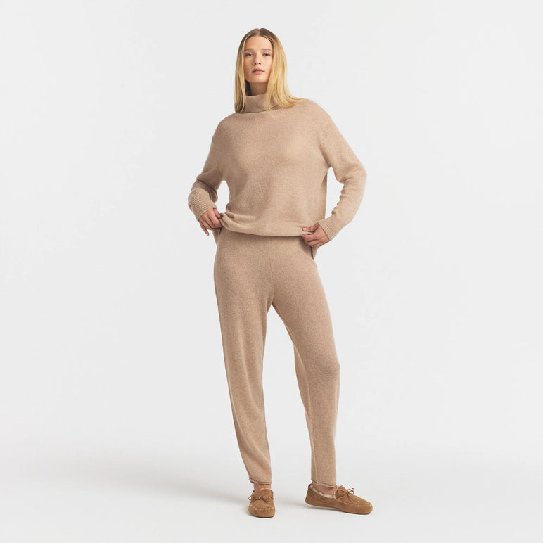 AIRY CASHMERE TURTLENECK | TOFFEE