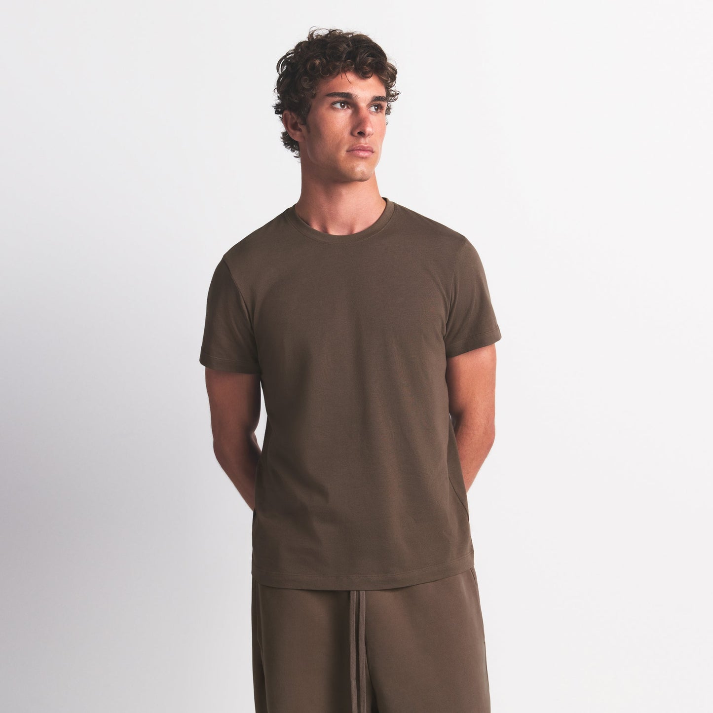 SKIMS COTTON MENS CLASSIC T-SHIRT | DRIFTWOOD