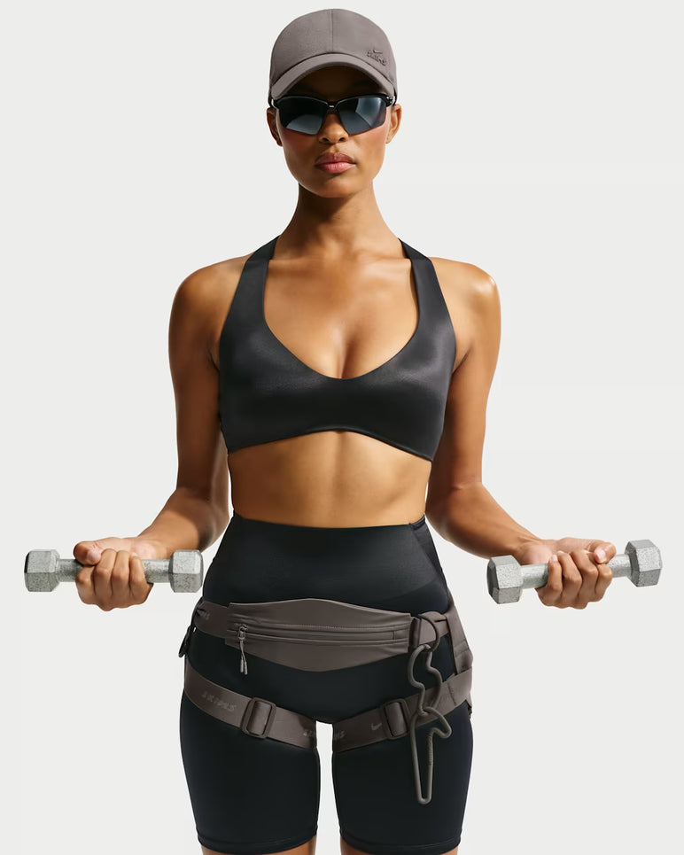 NikeSKIMS SHINE PLUNGE BRA | NSKM OBSIDIAN