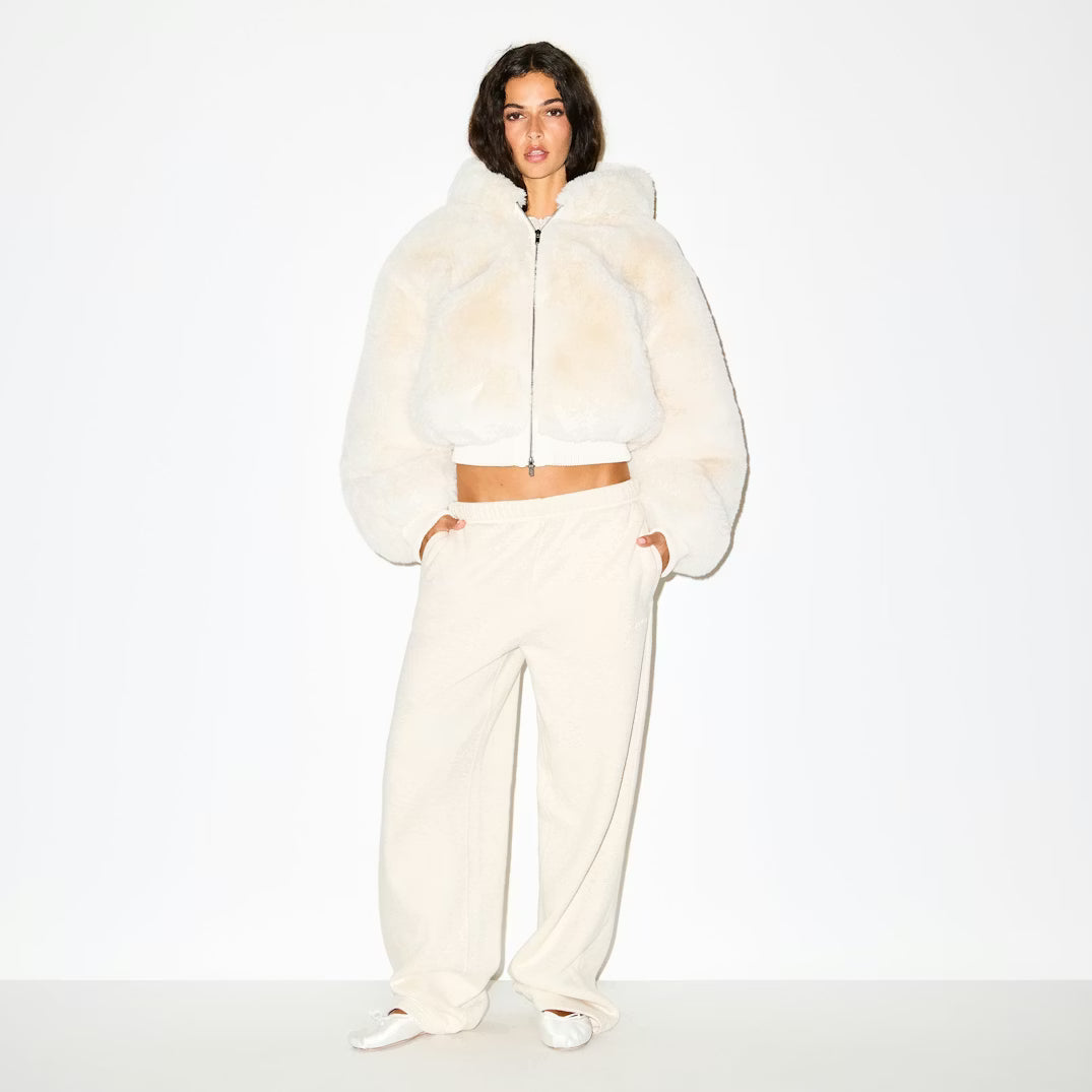 FAUX FUR SHRUNKEN ZIP UP JACKET | EGRET